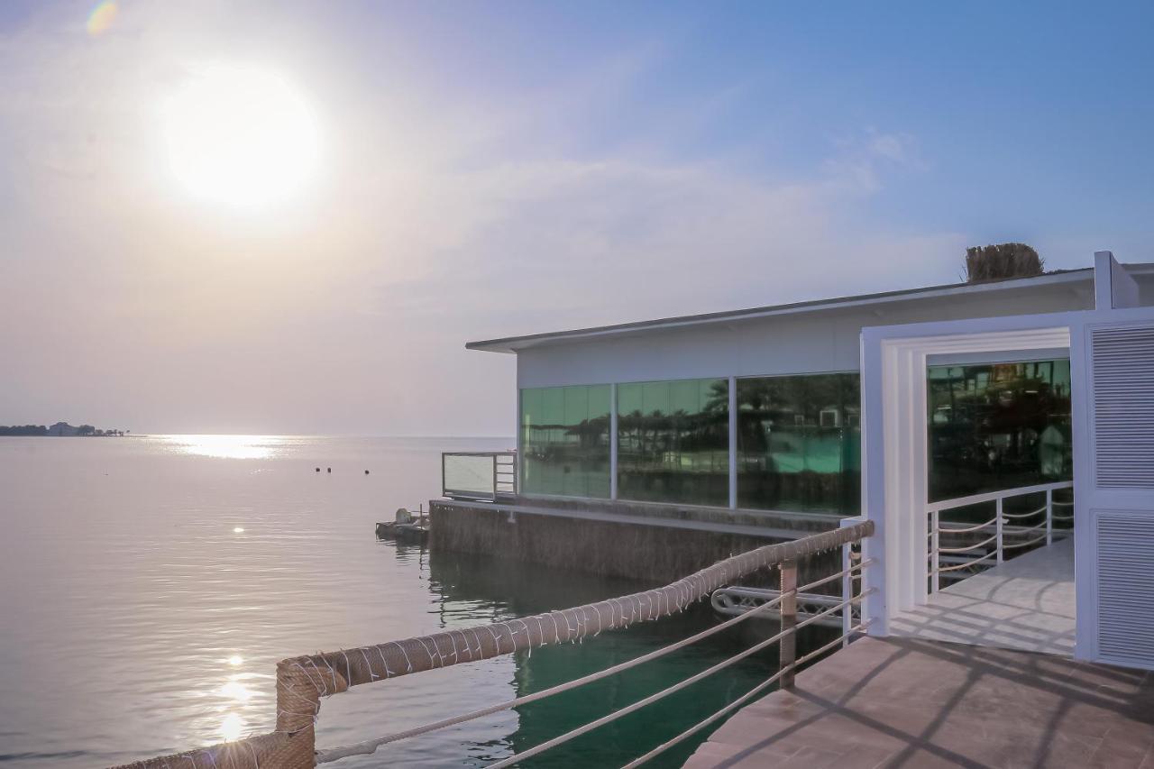 泻湖畔豪华spa度假村 麦纳麦 外观 照片 The Dead Sea