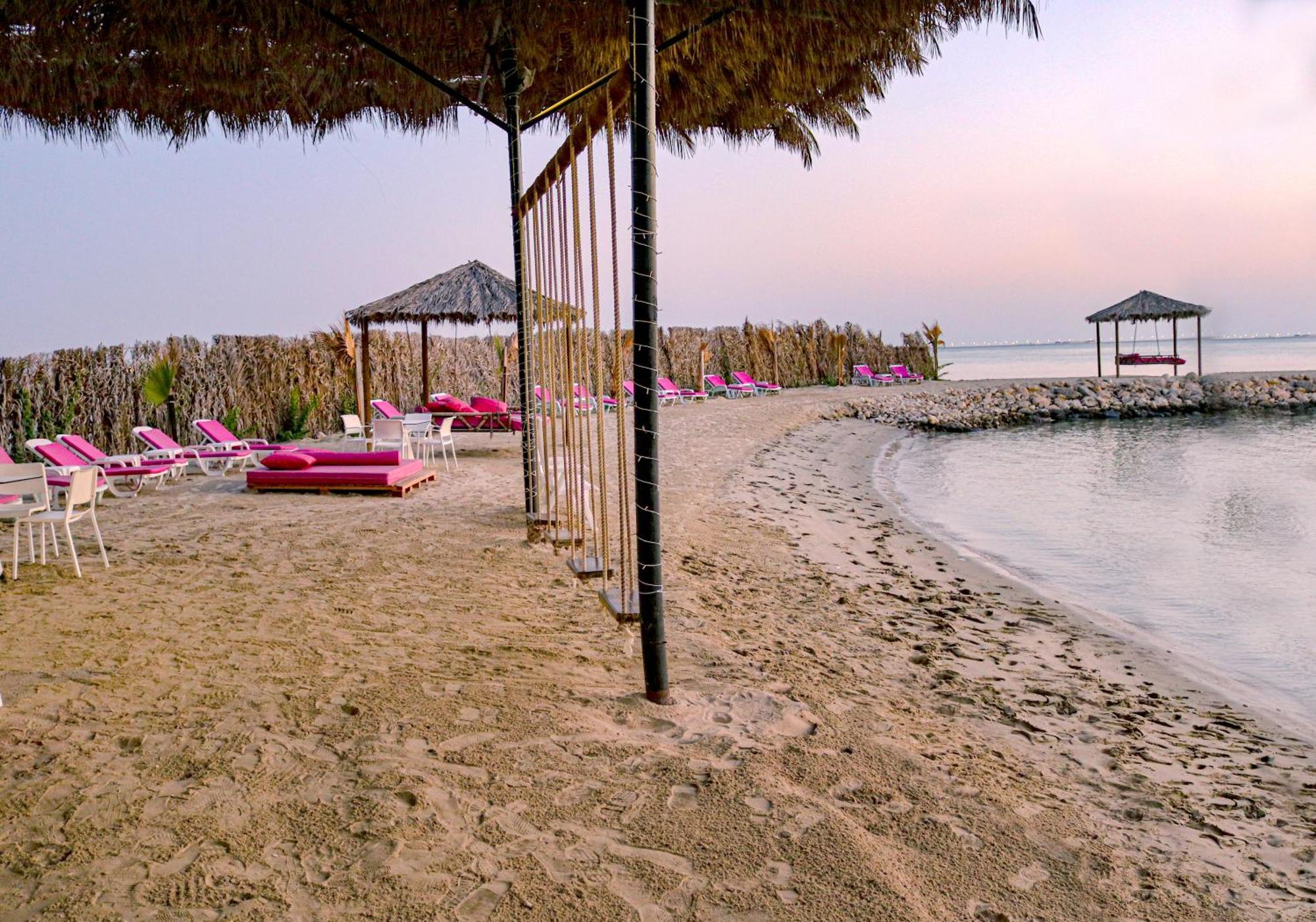 泻湖畔豪华spa度假村 麦纳麦 外观 照片 Beach in Hurghada