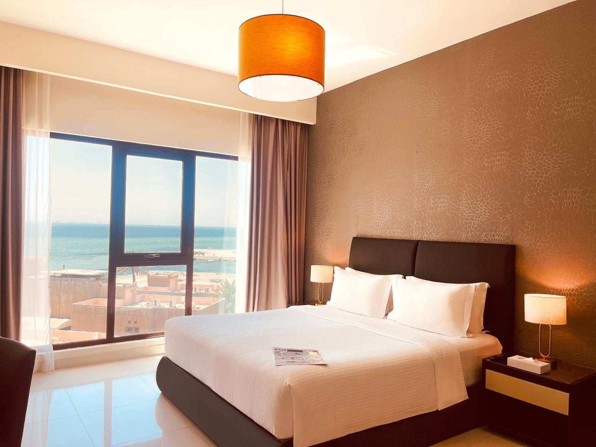 泻湖畔豪华spa度假村 麦纳麦 外观 照片 A bedroom at the hotel